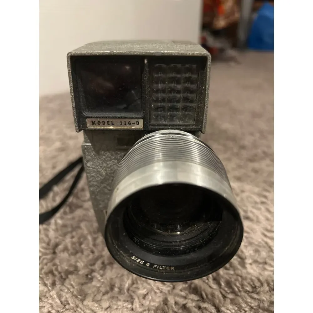 Vintage Revere Power Zoom 8mm camera model 116b untested